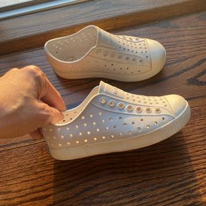 Native white toddler shoes